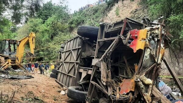 تصادف اتوبوس با ۴۸ کشته و زخمی در مکزیک