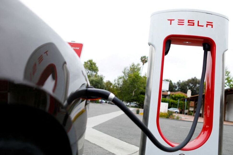 موافقت اولین خودروساز ژاپنی برای پذیرش شارژ تسلا