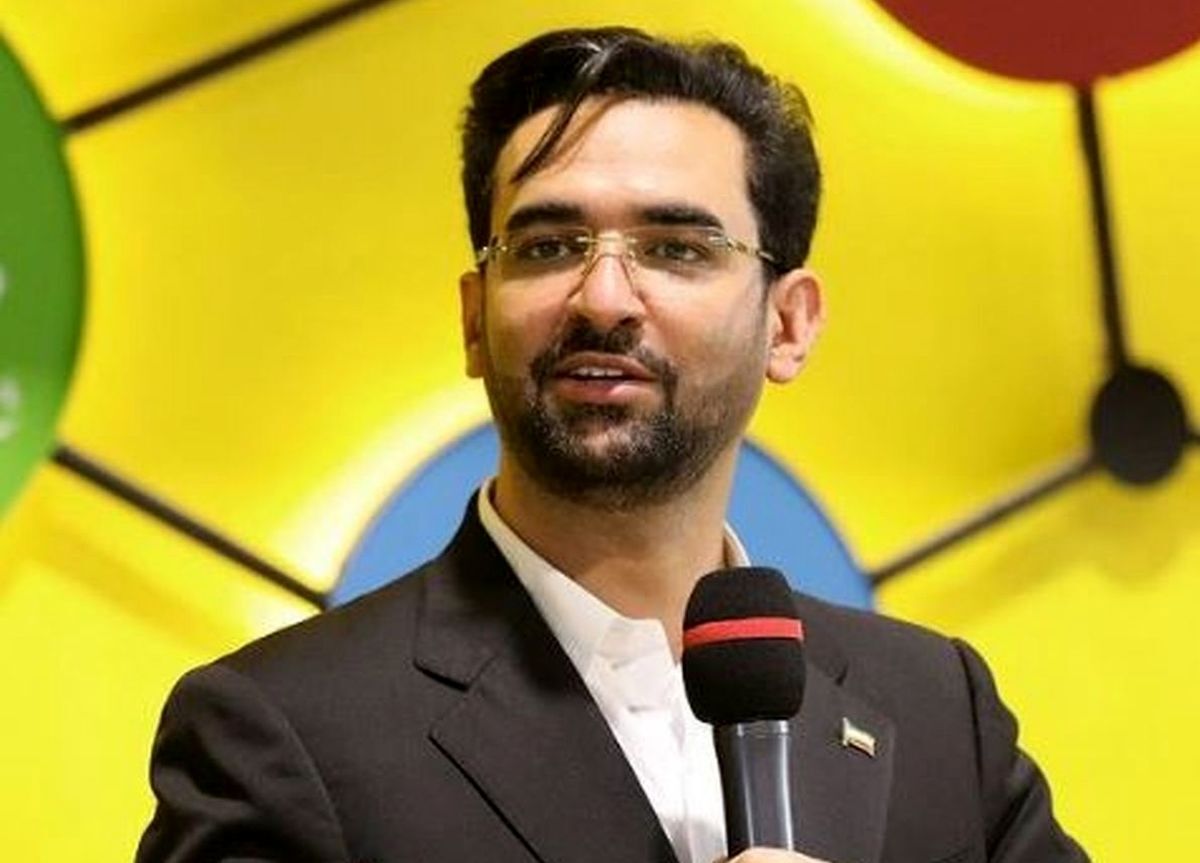 آذری جهرمی در واکنش به پیش بینی مالک شریعتی درباره لیست انتخاباتی جریان رقیب «نیروهای انقلاب»: اگر روانشناسان به دنبال مثالهایی از آثار توهم ذهنی در گفتار می گردند؛ این مثال خوبی است / احتمالا در رقابت فرضی از حریف ذهنی هم خواهند باخت