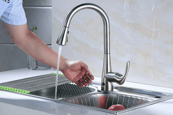 شیر ظرفشویی چشمی یا با حسگر حرکتی