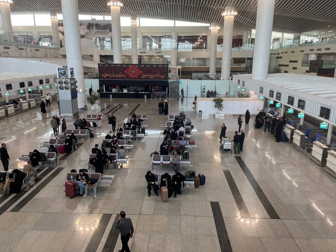 تمدید لغو پروازهای داخلی و خارجی در شمال، جنوب و غرب کشور تا ساعت ۱۴ دوشنبه