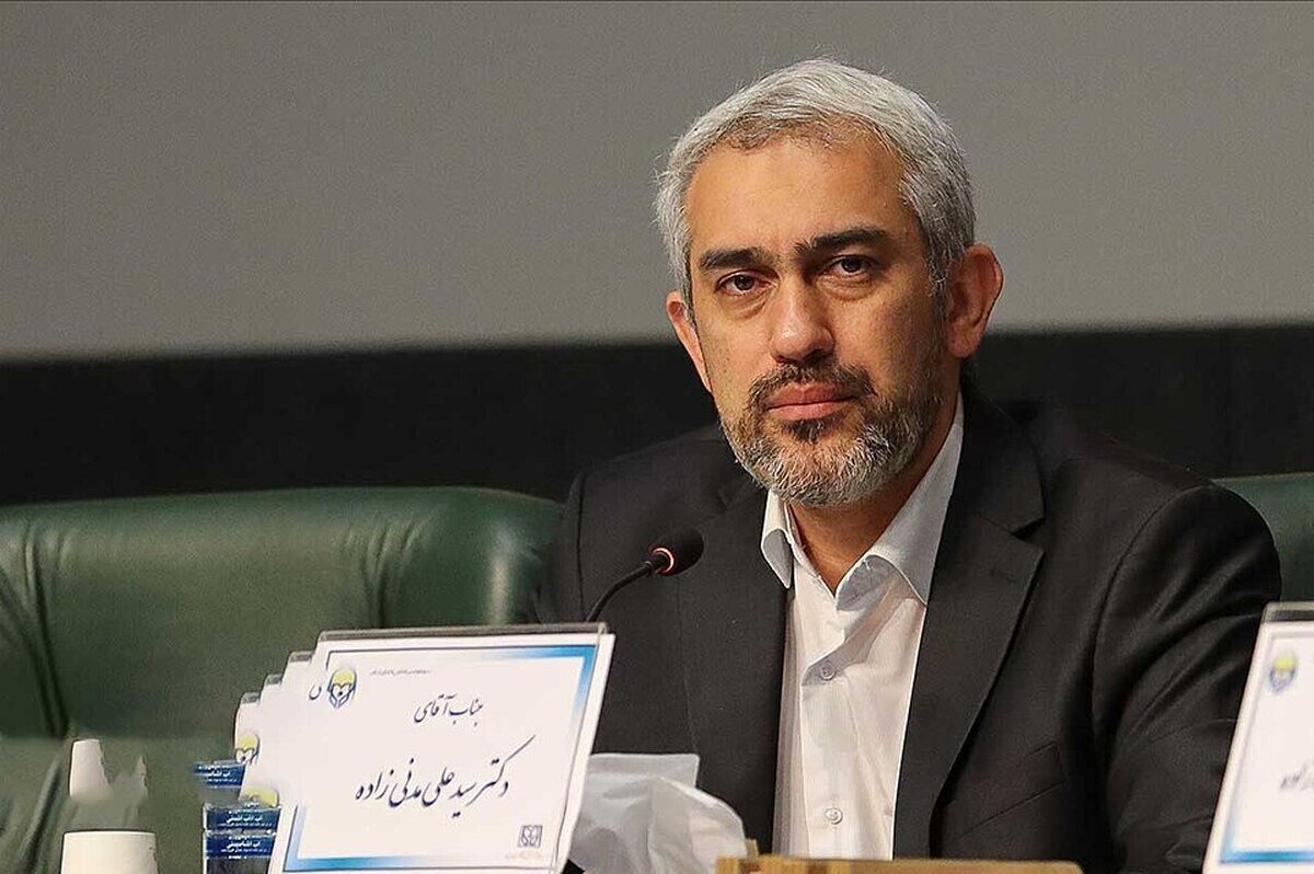 وزیر اقتصاد: قوهقضاییه برای مالک بانک آینده پرونده قضایی تشکیل داد/ بانک آینده عامل تورم