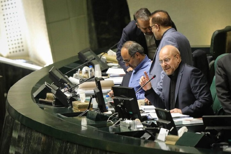 رئیس مجلس: خبر توافق دولت با تلگرام کذب است؛ هیچ پلتفرمی بدون پذیرش ضوابط داخلی مجوز نمیگیرد