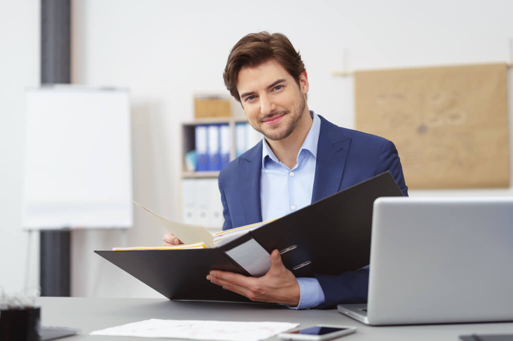 خدمات مالیاتی آواک حساب