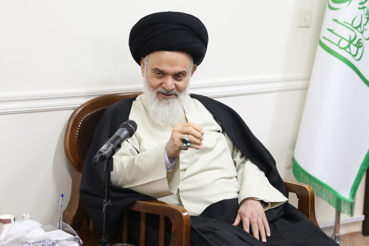 حوزه باید درباره مسائل اقتصادی و اجتماعی،پژوهش آسیب شناسانه داشته باشد