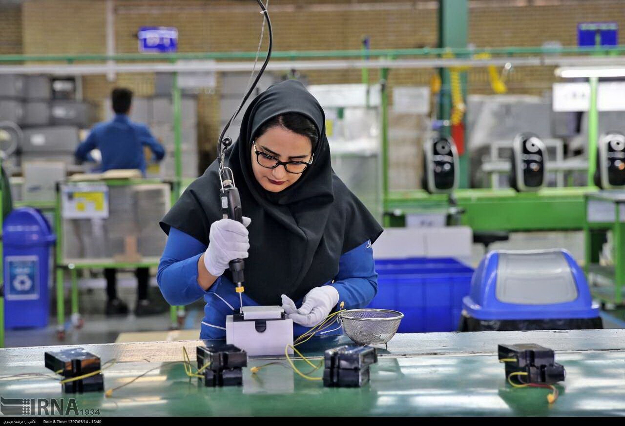 اذعان یک مقام وزارت کار به سهم ناچیز زنان از اشتغال