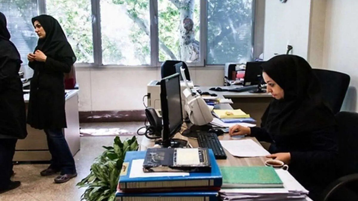 خبر مهم رییس سازمان برنامه برای معلمان و کارکنان دولت/ تا چه رقمی حقوق بگیرید، از پرداخت مالیات معاف میشوید؟