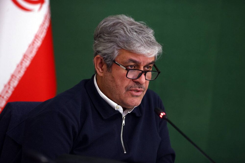 تاجگردون: مجلس برای افزایش حقوق کارمندان در سال آینده تلاش میکند