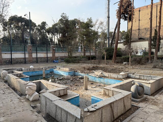 ترکش در خانه پرفسور عدل