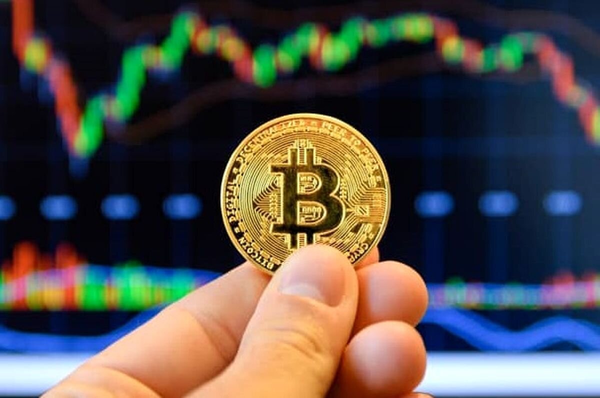 سالی قرمز برای بیتکوین رقم خورد / سرمایهگذاران نیز در حال خروج از بازار هستند ؛ پیش بینی تحلیلگرا از آینده این رمز ارز