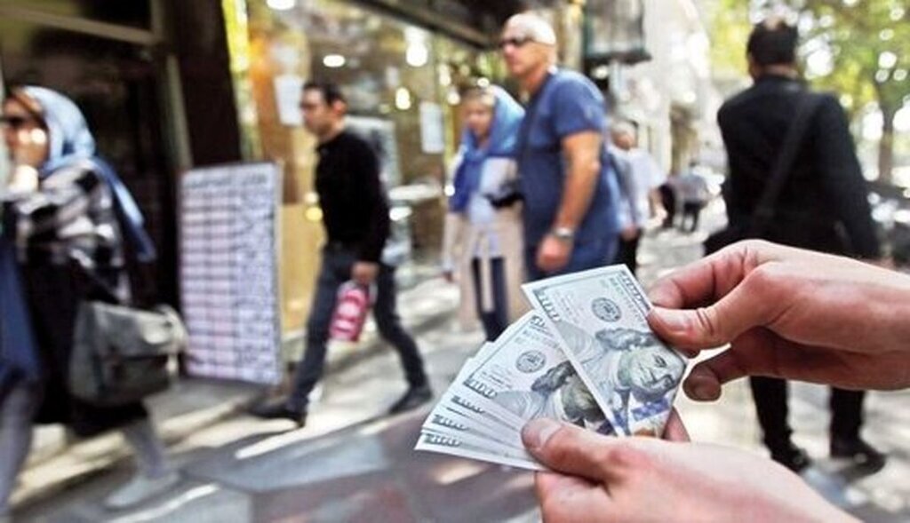 فردوسی به استقبال توافق رفت / دلار در چند ساعت ۱۲ هزار تومان عقبنشینی کرد / بازار ارز در اتاق انتظار خبرهای تازه
