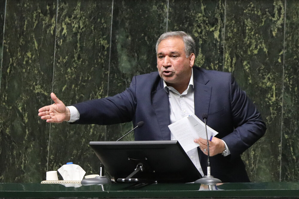 حسینی: برخی از طلبکاران ارز ترجیحی همان تراستیهای بدهکار هستند