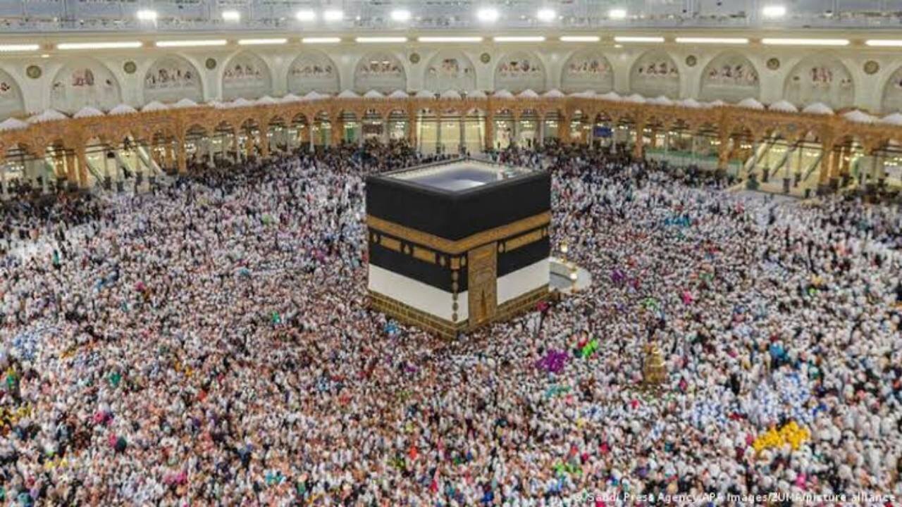 پیشبینی هزینه سفر عمره؛ بدون احتساب قیمت فیش ۱۶۵ میلیون تومان