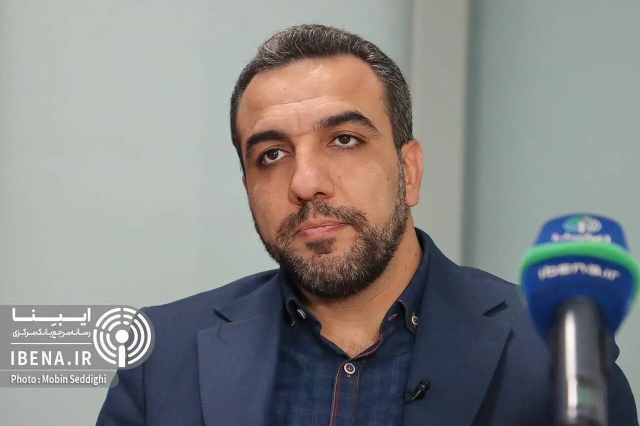 منتقدان میگویند ارز کشور هدر میرود؛ پاسخ فرزانی: بدون مداخله بانک مرکزی، دلار گرانتر میشد