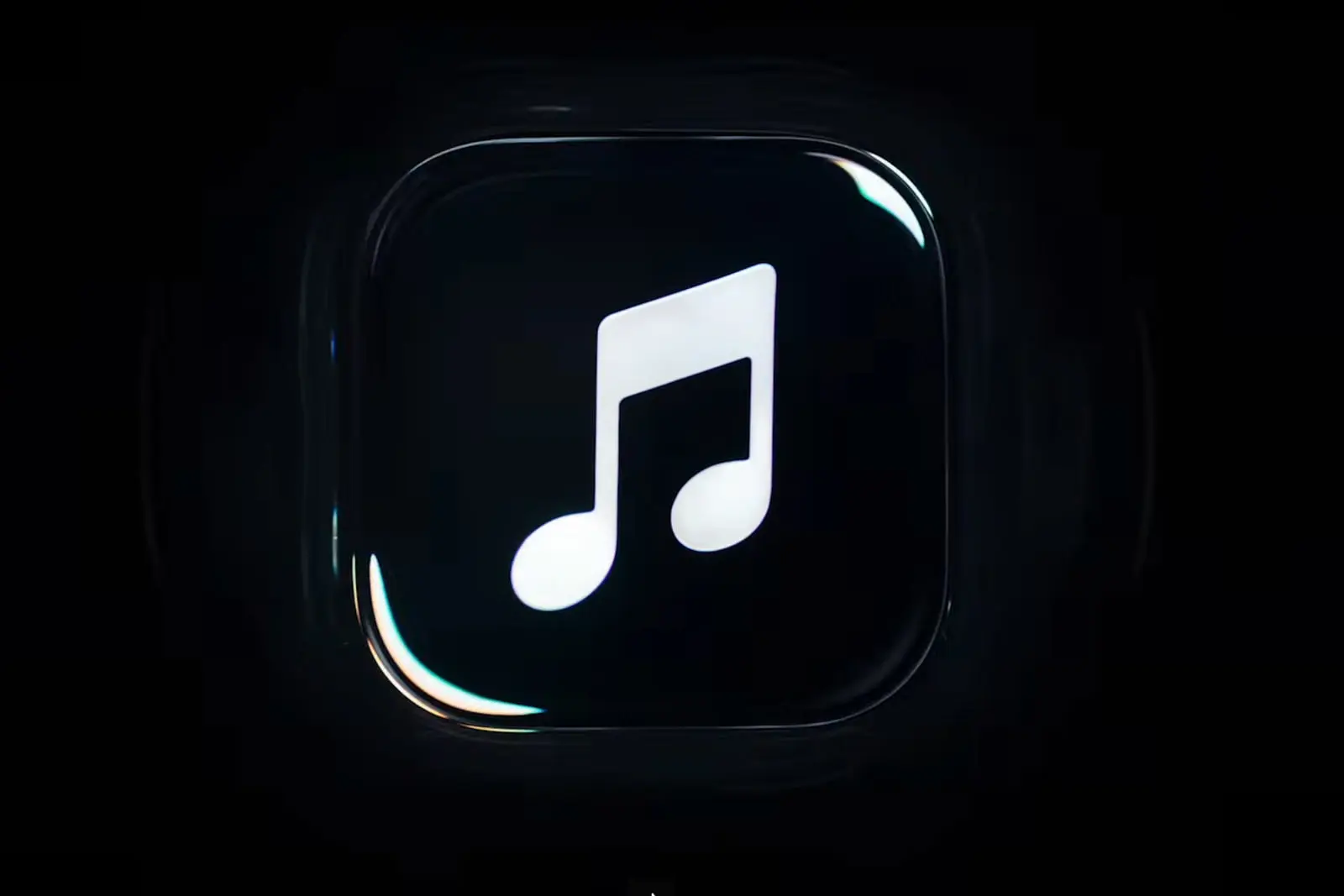 لوگو تازه اپل موزیک رونمایی شد؛ «صدا، خالق تصویر»